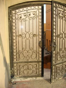 ALuminium gate at LME